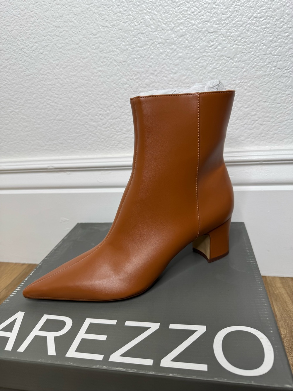 NWT Womens Arezzo Jenna mid block leather boot